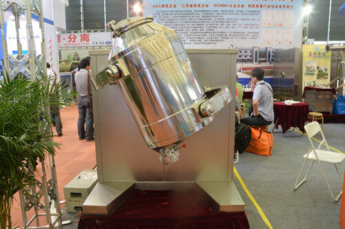 Хорошая цена Машина Multi дирекционного порошка движения смешивая с системой передачи онлайн